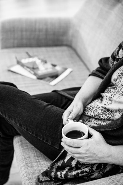 Versemann-Photographic-personlig-branding-drikker-kaffe